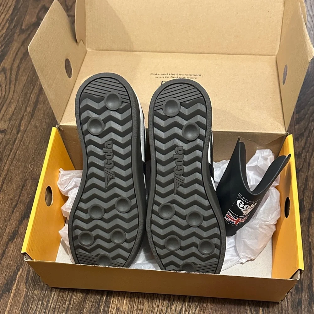 Gola Classic White and Black Trainers - Picture 3 of 5